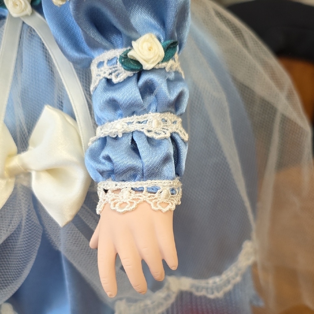 American Classic Tiffany Porcelain Doll 18 Inches - Picture 4 of 6